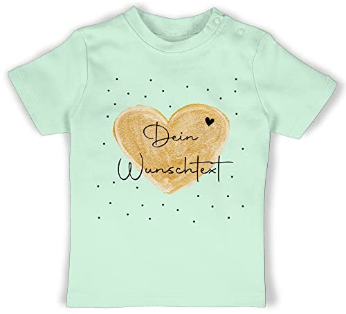 Baby T-Shirt Mädchen Jungen - Aufdruck selbst gestalten - Dein Wunschtext - 3/6 Monate - Mintgrün - Tshirt Name personalisierte Herz Shirt selber Druck 4 zeilen Paar Shirts namens-Shirt von Geschenk mit Namen personalisiert by Shirtracer