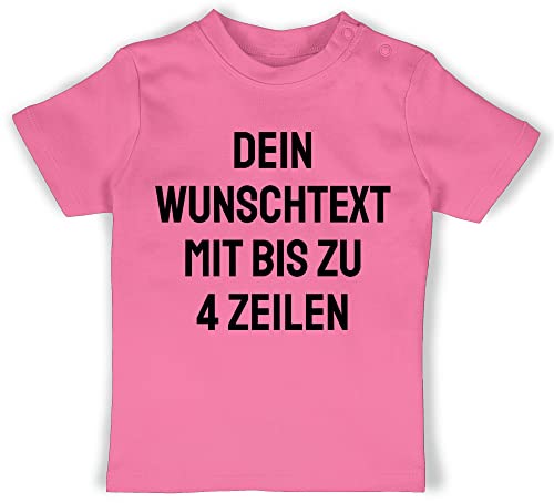 Baby T-Shirt Mädchen Jungen - Aufdruck selbst gestalten - Wunschtext I Eigener Text I Personalisierter Text I Custom Text - 12/18 Monate - Pink - Tshirt Name personalisierte Trinkgeld Shirt von Geschenk mit Namen personalisiert by Shirtracer