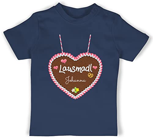 Baby T-Shirt Mädchen Jungen - Kompatibel Oktoberfest - Lausmadl - Lebkuchenherz und Dein Name - Herzen Blümchen - 12/18 Monate - Navy Blau - Trachten- wunschtext t Shirt Volksfest Bedruckt Tshirt von Geschenk mit Namen personalisiert by Shirtracer