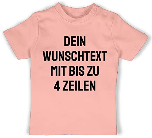 Baby T-Shirt Mädchen Jungen - Aufdruck selbst gestalten - Wunschtext - 12/18 Monate - Babyrosa - Name und Datum individueller Text Geschenke für junges Paar zum Bedrucken individuellen Druck von Geschenk mit Namen personalisiert by Shirtracer