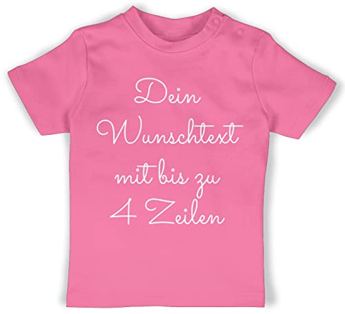 Baby T-Shirt Mädchen Jungen - Aufdruck selbst gestalten - Wunschtext - 3/6 Monate - Pink - personalisierter Bedrucken selber Tshirt Name personalisiertes Text frei wählbar t Shirt eigenem Schrift von Geschenk mit Namen personalisiert by Shirtracer