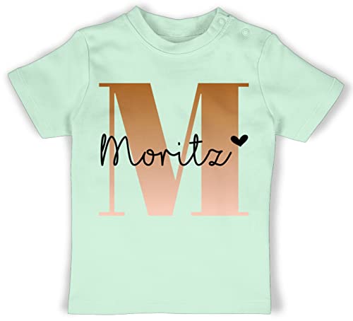 Baby T-Shirt Mädchen Jungen - Bekleidung kreativ Anfangsbuchstabe - Name und Buchstabe - 6/12 Monate - Mintgrün - weinachts Geschenke gestalten namensgeschenke personalisierte Geschenkideen von Geschenk mit Namen personalisiert by Shirtracer