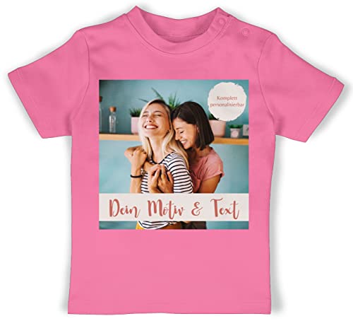 Baby T-Shirt Mädchen Jungen - eigenem - Foto Bild - 18/24 Monate - Pink - selbst Druck Bedrucken und Text selber persönlichem individueller Aufdruck Motiv eingravieren Bedruckt persönlich von Geschenk mit Namen personalisiert by Shirtracer