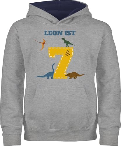 Geschenk mit Namen personalisiert by Shirtracer Pullover Kinder Hoodie Jungen Mädchen - 7. - 7 Geburtstag Dinosaurier Dino - 128 (7/8 Jahre) - Grau meliert/Navy Blau - Name und Jahre von Geschenk mit Namen personalisiert by Shirtracer