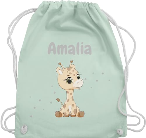 Geschenk mit Namen personalisiert by Shirtracer Turnbeutel Rucksack - Süße Giraffe Giraffen Giraffenbulle Giraffenmotiv - Unisize - Pastell Grün - wechselbeutel name und tasche einer von Geschenk mit Namen personalisiert by Shirtracer