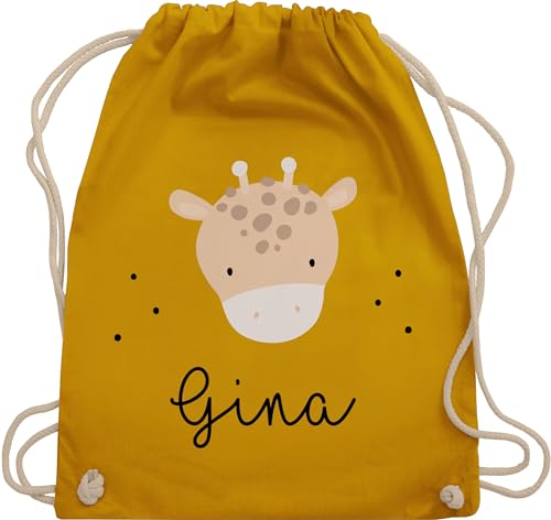 Geschenk mit Namen personalisiert by Shirtracer Turnbeutel Rucksack - Süße Giraffe Giraffen Giraffenmotiv - Unisize - Senfgelb - wechselbeutel kita name und baumwollrucksack einer tasche Geschenk mit Namen personalisiert by Shirtracer Turnbeutel Rucksack - Süße Giraffe Giraffen Giraffenmotiv - Unisize - Senfgelb - wechselbeutel kita name und baumwollrucksack einer tasche von Geschenk mit Namen personalisiert by Shirtracer