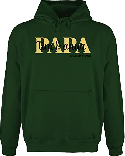 Hoodie Herren Pullover Männer - zum Vatertag - Papa Schriftzug Datum Namen Kinder - 3XL - Dunkelgrün - Vater Geschenke für personalisiertes Vatertagsgeschenk personalisierte Hoodies von Geschenk mit Namen personalisiert by Shirtracer