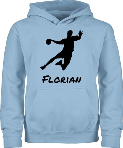 Kinder Hoodie Jungen Mädchen - Geschenke Handball - Handballer Silhouette mit Name - 128 (7/8 Jahre) - Hellblau - zubehör personalisiertes Pulli von Pullover wm Kapuzenpulli Junge Jungs von Geschenk mit Namen personalisiert by Shirtracer