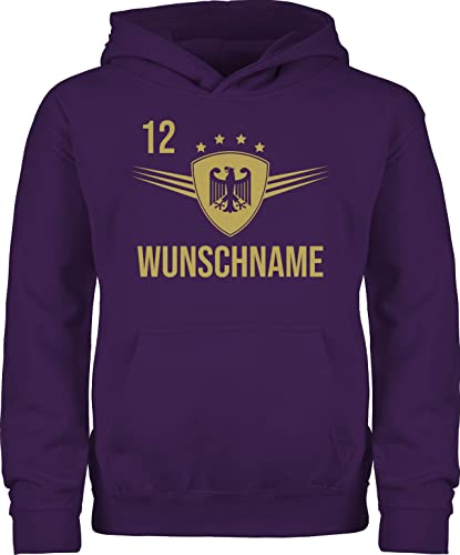 Kinder Hoodie Jungen Mädchen - 2024 Fussball EM Fanartikel - Deutschland mit Namen und Nummer - 140 (9/11 Jahre) - Lila - fußball 12 Name Pullover wm 24 Junge Europa personalisierte Geschenke von Geschenk mit Namen personalisiert by Shirtracer