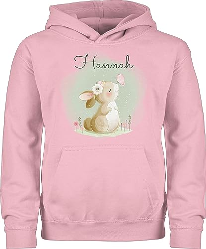 Kinder Hoodie Jungen Mädchen - Süßer Hase mit Name personalisiert I Hasen Geschenk Bunny I Rabbit I Kaninchen - 140 (9/11 Jahre) - Hellrosa - hasenmotiv Ostern Pullover osterhasen kaninchenmotiv von Geschenk mit Namen personalisiert by Shirtracer