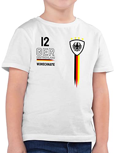 Kinder T-Shirt Jungen - 2024 Fussball EM Fanartikel - Deutschland WM Trikot Farben - 104 (3/4 Jahre) - Weiß - Tshirt Germany fußball Name Shirts Europa Shirt t-Shirts t Shirt. Junge Kind Jungs von Geschenk mit Namen personalisiert by Shirtracer