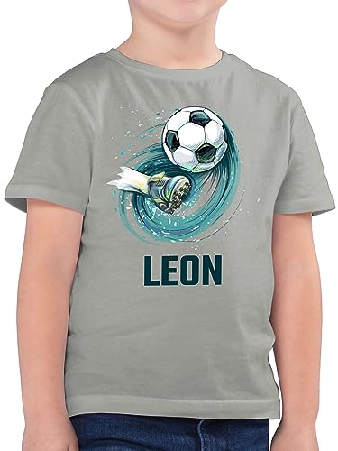 Kinder T-Shirt Jungen - Fußball Schuss Cool Fußballfan - 116 (5/6 Jahre) - Hellgrau - personalisiertes Fussball Junge Shirt personalisierte Tshirt t fusball Geschenke Kind für Jungs Grafik von Geschenk mit Namen personalisiert by Shirtracer