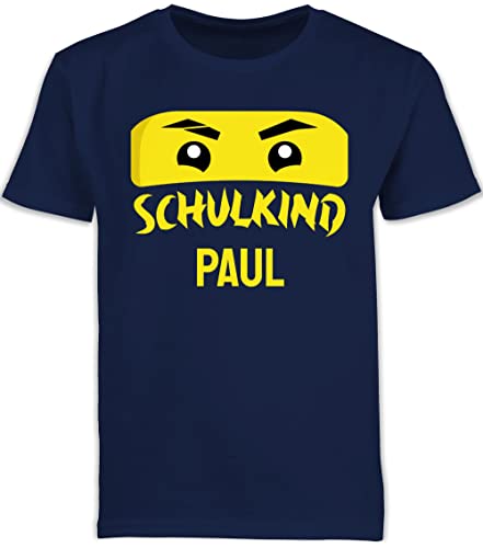 Kinder T-Shirt Jungen Schulanfang - Einschulung Junge - Schulkind Ninja - gelber Schriftzug - 128 (7/8 Jahre) - Navy Blau - Schule Kindergarten Name t-Shirts für Jungs schul Outfit einschulubg von Geschenk mit Namen personalisiert by Shirtracer