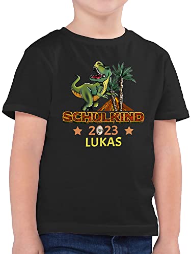 Kinder T-Shirt Jungen personalisiert mit Namen - Einschulung Junge Geschenke Bedruckt mit - Schulkind 2023 mit T-Rex - 140 (9/11 Jahre) - Schwarz - Shirt schulkinder Tshirt t 1.klasse - F130K von Geschenk mit Namen personalisiert by Shirtracer