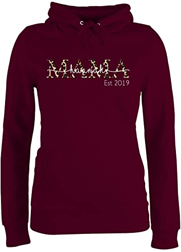 Pullover Damen Hoodie Frauen - Mama mit Namen und Jahreszahl - Lettering braunes Leomuster - S - Burgundrot - personalisierte Geschenke Muttertag Mutti mom Pulli mutterzagsgeschenke Mutter Hoodies von Geschenk mit Namen personalisiert by Shirtracer