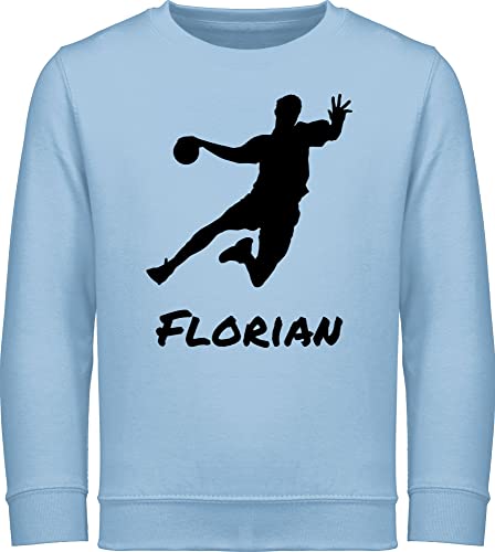 Sweater Kinder Sweatshirt Jungen Mädchen Pullover - Geschenke Handball - Handballer Silhouette mit Name - 140 (9/11 Jahre) - Hellblau - zubehör personalisiertes von wm von Geschenk mit Namen personalisiert by Shirtracer