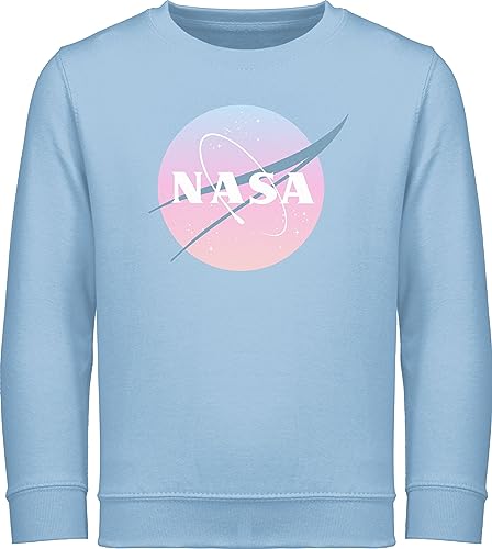 Sweater Kinder Sweatshirt Jungen Mädchen Pullover - Weltall - NASA Logo I Geschenk Weltraum Fan - 140 (9/11 Jahre) - Hellblau - Planeten Pulli Rakete Kind Astronauten Astronaut Raumfahrt Universum von Geschenk mit Namen personalisiert by Shirtracer