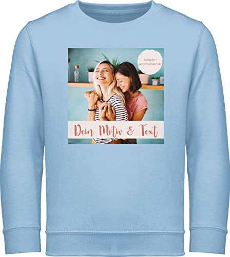 Sweater Kinder Sweatshirt Jungen Mädchen Pullover - eigenem - Eigenes Foto I Eigenes Bild - 104 (3/4 Jahre) - Hellblau - pullover-design selbst drucken photo reitpullover einem selber gestalten von Geschenk mit Namen personalisiert by Shirtracer