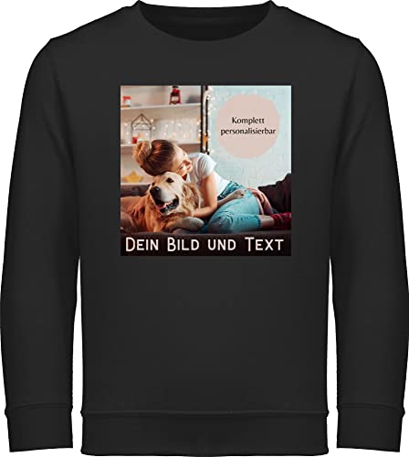 Sweater Kinder Sweatshirt Jungen Mädchen Pullover - eigenem - Foto Bild Geschenk - 104 (3/4 Jahre) - Schwarz - einem selbst drucken Fotos Pulli individuell Bedrucken und Farbe auswählen von Geschenk mit Namen personalisiert by Shirtracer