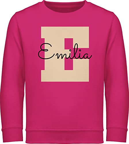 Sweater Kinder Sweatshirt Jungen Mädchen Pullover - Anfangsbuchstabe Name - Personalisiertes Geschenke mit Namen Weihnachts-Geschenke Geschenkideen Wichtelgeschenk - 116 (5/6 Jahre) - Fuchsia von Geschenk mit Namen personalisiert by Shirtracer