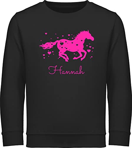 Sweater Kinder Sweatshirt Jungen Pullover - Pferd - Pferde Geschenk Mädchen - 140 (9/11 Jahre) - Schwarz - Name reiten personalisierte Reiter für pferdeliebhaber personalisierbar Geschenke von Geschenk mit Namen personalisiert by Shirtracer