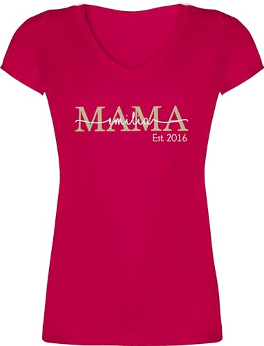 T-Shirt Damen V Ausschnitt - Mutti Mama Mom Geschenk zum Muttertag - 3XL - Fuchsia - personalisierte Tshirt Geschenke für mütter Mutter Shirt mutterzagsgeschenke est Shirts muttertasgsgeschenke von Geschenk mit Namen personalisiert by Shirtracer