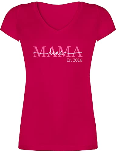 T-Shirt Damen V Ausschnitt - Mama Mom Mutti Geschenk zum Muttertag - M - Fuchsia - muttertags Tshirt Shirt Moms Mamas Geschenke für Mutter mutertagsgeschenke muttertaggeschenke motherday Mother von Geschenk mit Namen personalisiert by Shirtracer