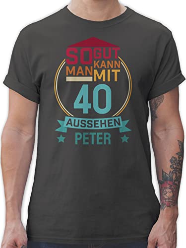 T-Shirt Herren - 40. Geburtstag - So gut kann Man mit 40 Aussehen zum Vierzigsten. - rot/blau - M - Dunkelgrau - Tshirt Mein Mann Wird .Geburtstag 40.Geburtstag er Shirt Spass 40+Geburtstag+Geschenk von Geschenk mit Namen personalisiert by Shirtracer
