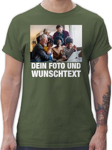 T-Shirt Herren - Geschenk mit Bild I eigenem Foto I Name I eigener Text I Wunschtext - L - Army Grün - selbst bedrucktes Tshirt Vatertagsgeschenk t Shirt selber gestalten Logo Shirts + von Geschenk mit Namen personalisiert by Shirtracer