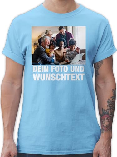 T-Shirt Herren - Mit Bild eigenem Foto Name Text Wunschtext - L - Hellblau - selbst Druck Bedrucken und Schrift selber persönlichem individueller Aufdruck Motiv eingravieren Bedruckt persönlich von Geschenk mit Namen personalisiert by Shirtracer