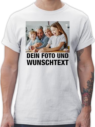 T-Shirt Herren - Mit Foto eigenem Bild Text Name Wunschtext - M - Weiß - t- Shirt Bedrucken selber designen Tshirt selbst erstellen individuelle Tshirts beschriften für Kumpel wunschbild von Geschenk mit Namen personalisiert by Shirtracer