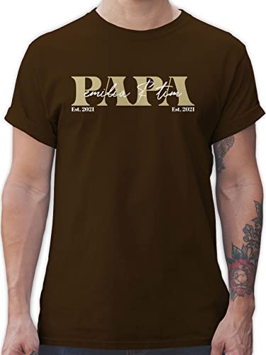 T-Shirt Herren - zum Vatertag - Papa Geschenk mit Namen Kinder Datum Geburtsjahr Weihnachten Geburtstag - XXL - Braun - für väter Tshirt Geschenke personalisierte Shirt Vater Shirts Name von Geschenk mit Namen personalisiert by Shirtracer