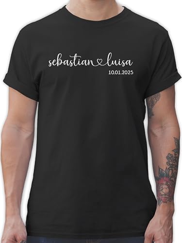 T-Shirt Herren - Namen mit Datum personalisiert I Partner Geschenke Pärchen Geschenk Valentinstag Paar Geschenke Hochzeit Geschenk für Paare Weihnachten I Couple Gift - XXL - Schwarz von Geschenk mit Namen personalisiert by Shirtracer
