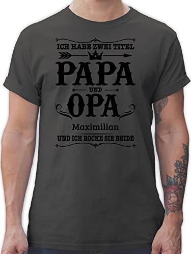 T-Shirt Herren - zum Vatertag - Ich Habe Zwei Titel Papa und Opa I Vatertagsgeschenk 2 Titel Opi und Papi I Bester Opa Geschenk - 3XL - Dunkelgrau - Geschenke Fuer Papa/Opa Vater Tshirt väter für von Geschenk mit Namen personalisiert by Shirtracer
