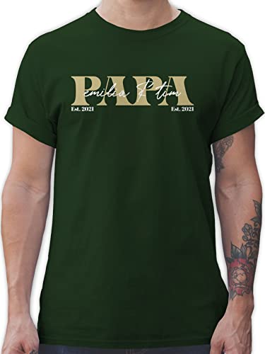 T-Shirt Herren - zum Vatertag - Papa Geschenk mit Namen Kinder Datum Geburtsjahr Weihnachten Geburtstag - XL - Dunkelgrün - für Vater Tshirt personalisiertes personalisierte Shirt Geschenke von Geschenk mit Namen personalisiert by Shirtracer