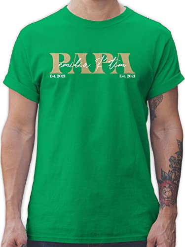 T-Shirt Herren - zum Vatertag - Papa Geschenk mit Namen Kinder Datum Geburtsjahr I Weihnachten I Geburtstag - XL - Grün - personalisierte Geschenke väter Vatertagsgeschenk Tshirt Vater Son Shirts von Geschenk mit Namen personalisiert by Shirtracer