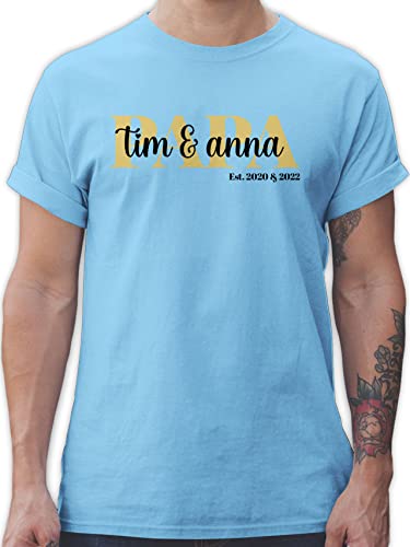 T-Shirt Herren - zum Vatertag - Papa Schriftzug Datum Namen Kinder - XXL - Hellblau - Geschenke Vater Tshirt für personalisierte Vatertagsgeschenk Shirt papatags väter Geschenke+Fuer+Papa Shirts von Geschenk mit Namen personalisiert by Shirtracer