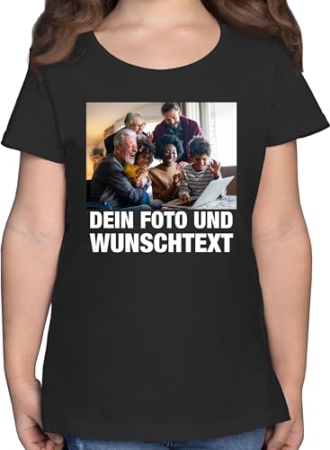 T-Shirt Mädchen - Geschenk mit Bild I eigenem Foto I Name I eigener Text I Wunschtext - 152 (12/13 Jahre) - Schwarz - abschluss Shirt grundschule personalisiertes Tshirt für Kinder selbst drucken von Geschenk mit Namen personalisiert by Shirtracer