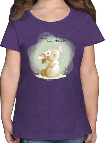 T-Shirt Mädchen - Süßer Hase mit Name personalisiert I Hasen Geschenk Bunny I Rabbit I Kaninchen - 140 (9/11 Jahre) - Lila Meliert - Ostern Tshirt Kinder Oster-Tshirt hasenmotiv kaninchenmotiv von Geschenk mit Namen personalisiert by Shirtracer