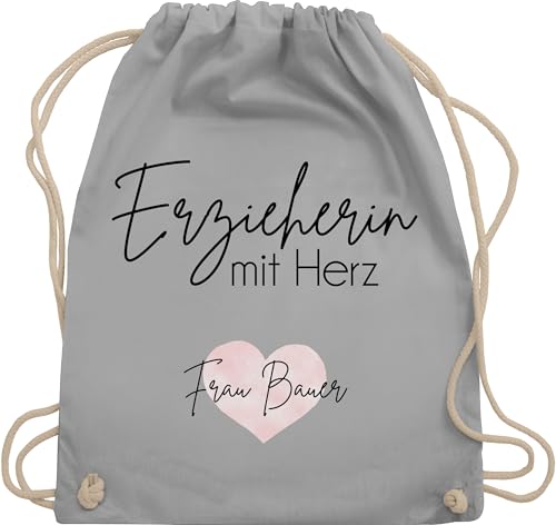 Turnbeutel Rucksack - Geschenk Erzieherin mit Herz mit Name | Abschiedsgeschenk Erzieherin Kita Danke Geschenke Erzieherinnen Abschied - Unisize - Hellgrau - horterzieherin tagesmutter von Geschenk mit Namen personalisiert by Shirtracer