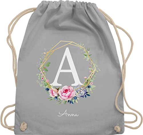 Turnbeutel Rucksack - Initialen - Personalisierte Geschenke Frauen I Geschenkideen Mädchen mit Namen I Geschenke Freundin - Unisize - Hellgrau - schulkind beutel buchstaben blumenkranz sportbeutel von Geschenk mit Namen personalisiert by Shirtracer