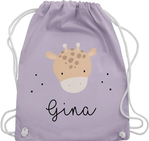 Geschenk mit Namen personalisiert by Shirtracer Turnbeutel Rucksack - Süße Giraffe Giraffen Giraffenmotiv - Unisize - Pastell Lila - wechselbeutel kita name und baumwollrucksack einer tasche von Geschenk mit Namen personalisiert by Shirtracer