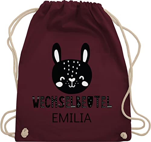 Turnbeutel Rucksack - Kita Beutel Wechselsachen Mädchen - Wechselbeutel mit Hase - Unisize - Bordeauxrot - kindergarten wechselkleidung wechselklamotten tasche fuer wekselkleider von Geschenk mit Namen personalisiert by Shirtracer