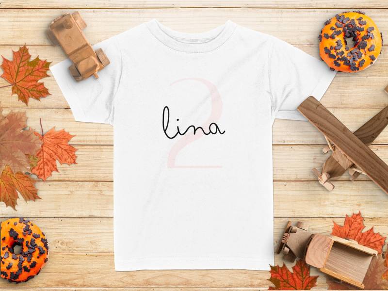 T-Shirt Mädchen Personalisiert Jahreszahl Und Name Für Geburtstagsgeschenk von GeschenkDesignsDE