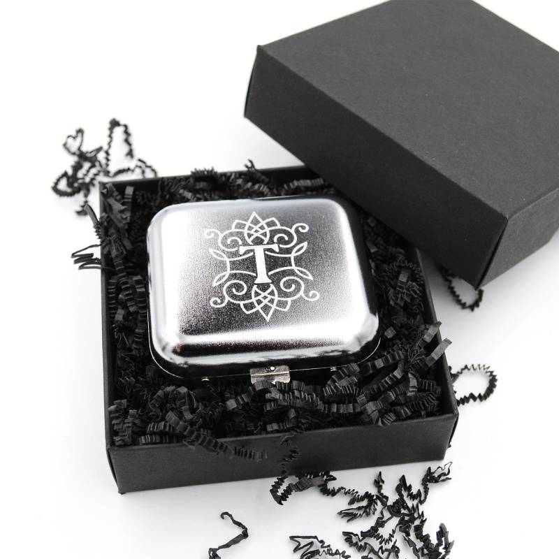Taschenascher Mit Gravur Таschenaschenbecher Personalisiert Ascher Metall Gebürstet Rechteck Taschenascher Mit Gravur Таschenaschenbecher Personalisiert Ascher Metall Gebürstet Rechteck von MOMOFAKTUR