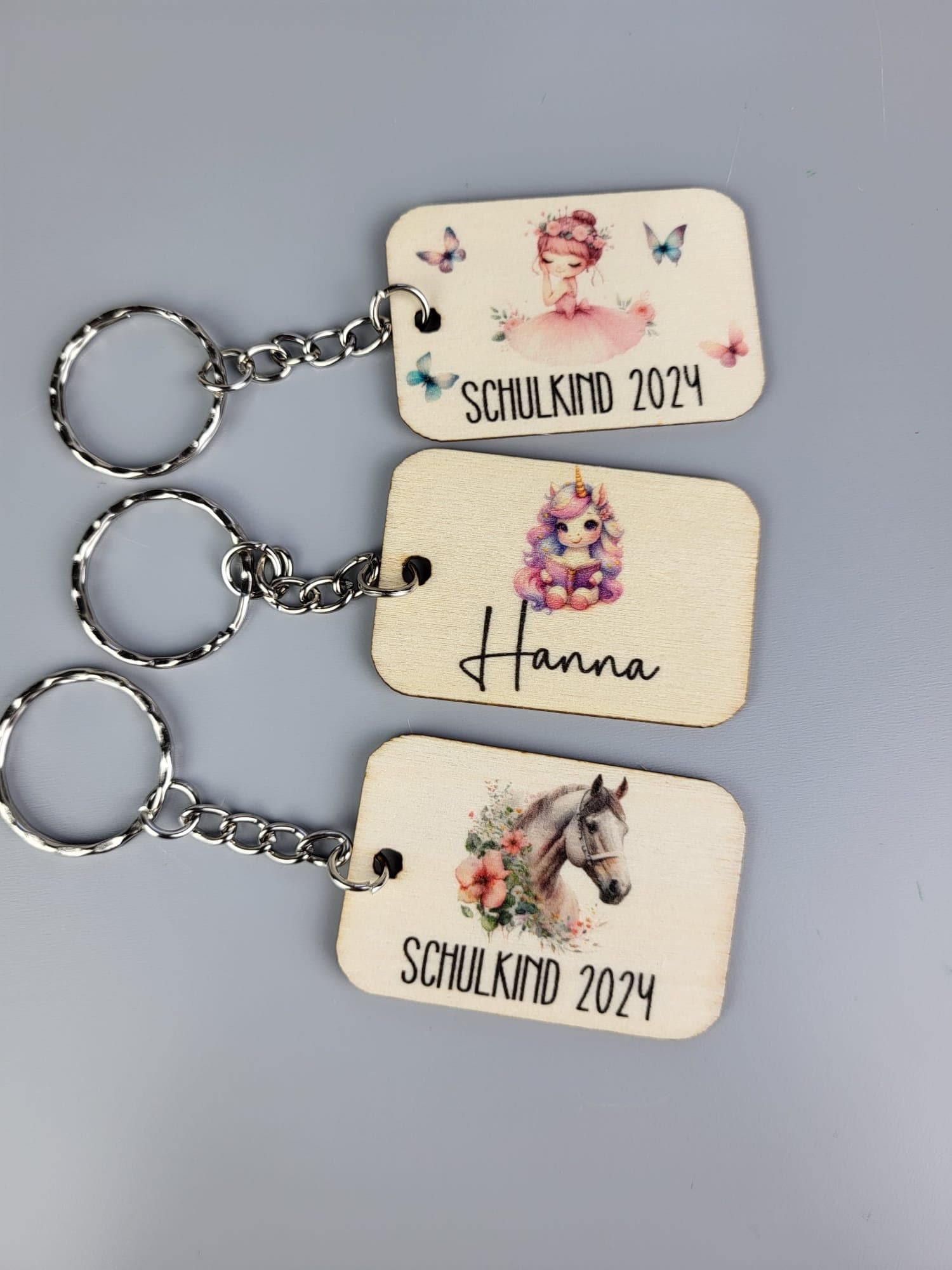 Schulanhänger Holz Personalisiert Mit Namen Und Motiv Schulanhänger Holz Personalisiert Mit Namen Und Motiv von GeschenkeHimmel