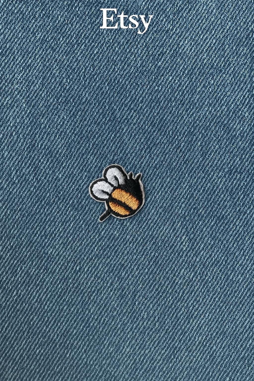 Biene Aufnäher - Bügelpatch/Applikation | 1, 7 X 2 cm Biene Aufnäher - Bügelpatch/Applikation | 1, 7 X 2 cm von Geschenkebud