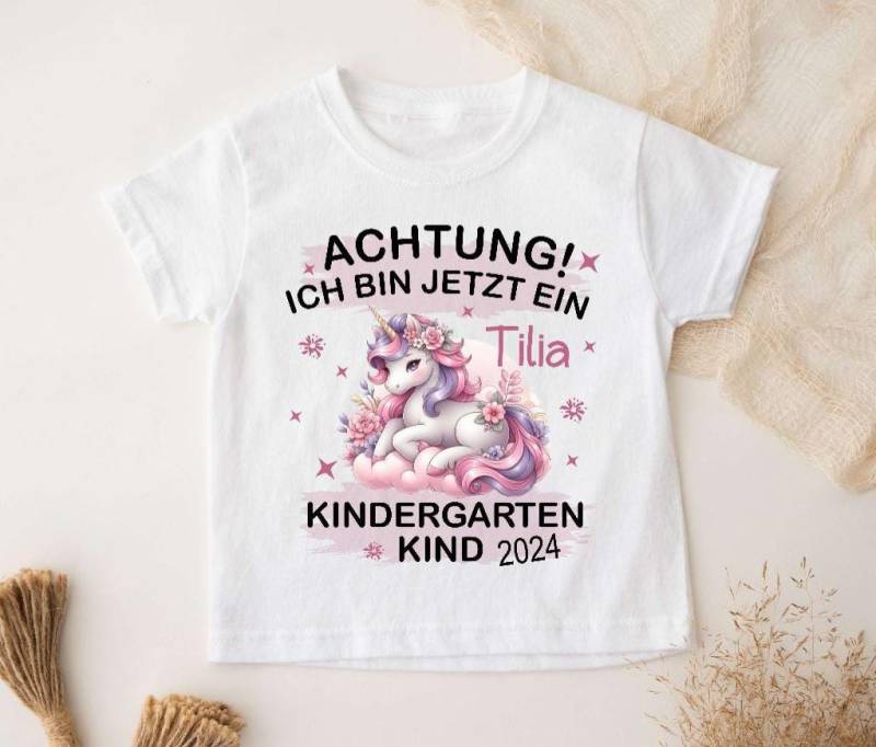 Kindergartenkind T Shirt Einhorn Mit Name Mädchen Personalisiert Achtung Kindergarten Kita Kind Erster Tag Kitatag von Geschenkelaedchen