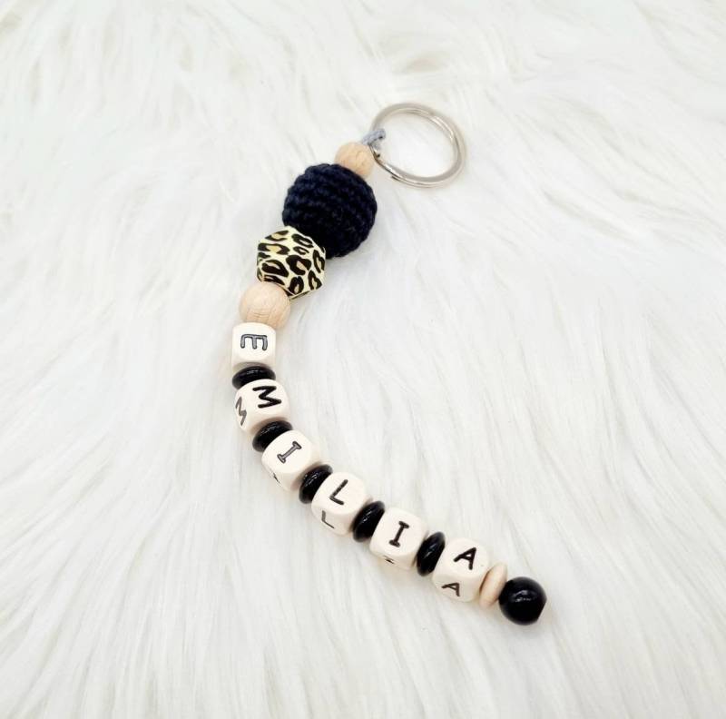 Personalisierter Schlüsselanhänger Mit Name Geschenk Einschulung Leopard von Geschenkelaedchen
