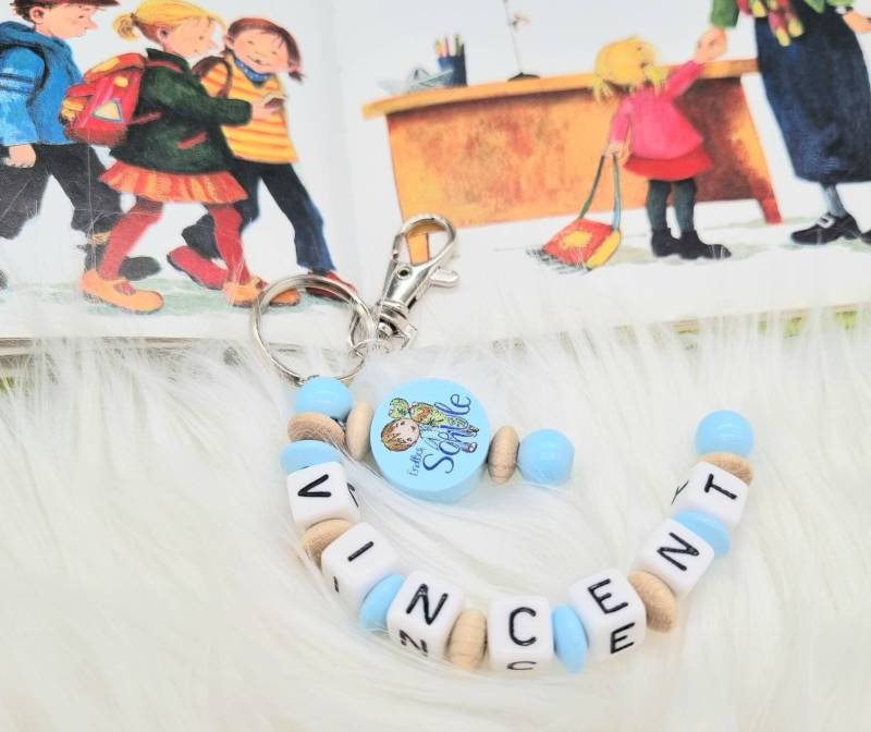 Schlüsselanhänger Mit Name Junge Endlich Schule Einschulung Geschenk Taschenbaumler von Geschenkelaedchen